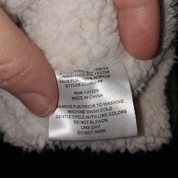 Hunter Green Hooded Vest, Sherpa Lined with Faux Fur Trim, Size Large - Picture 5 of 9